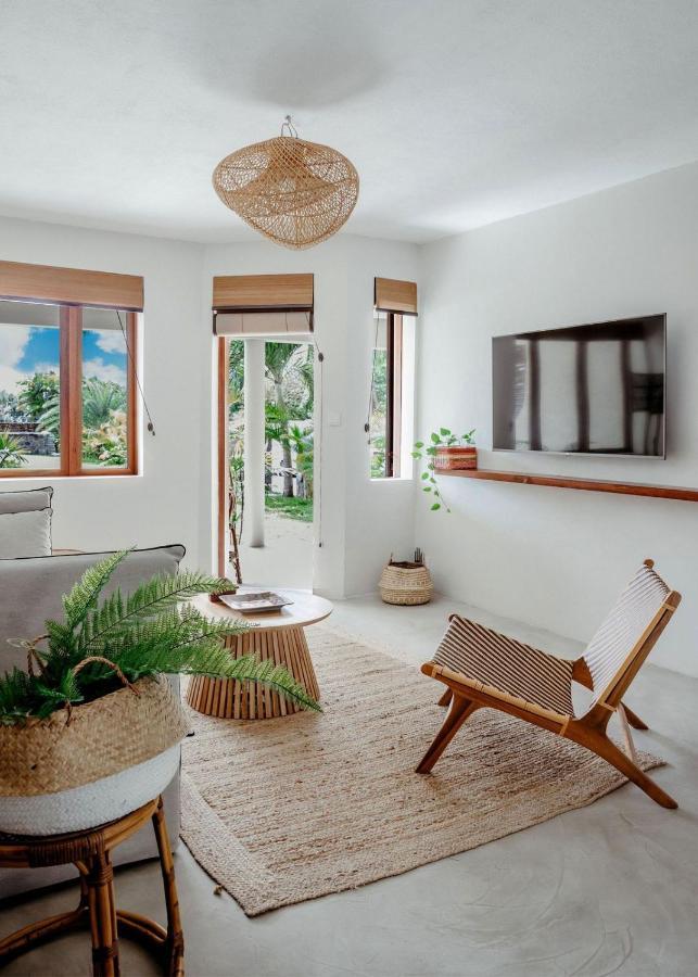 Boutik Le Morne Holiday Apartments Bagian luar foto